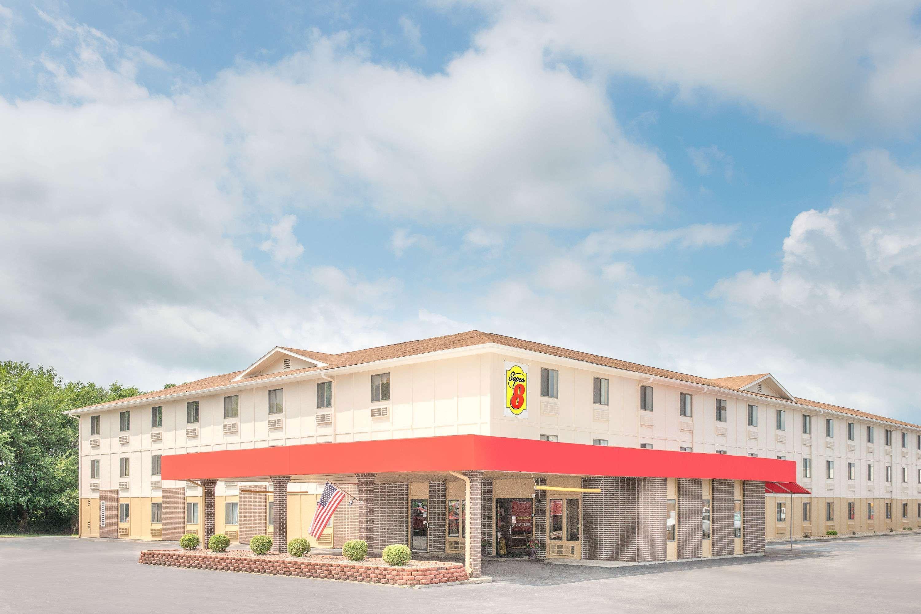 Super 8 By Wyndham Terre Haute Dış mekan fotoğraf