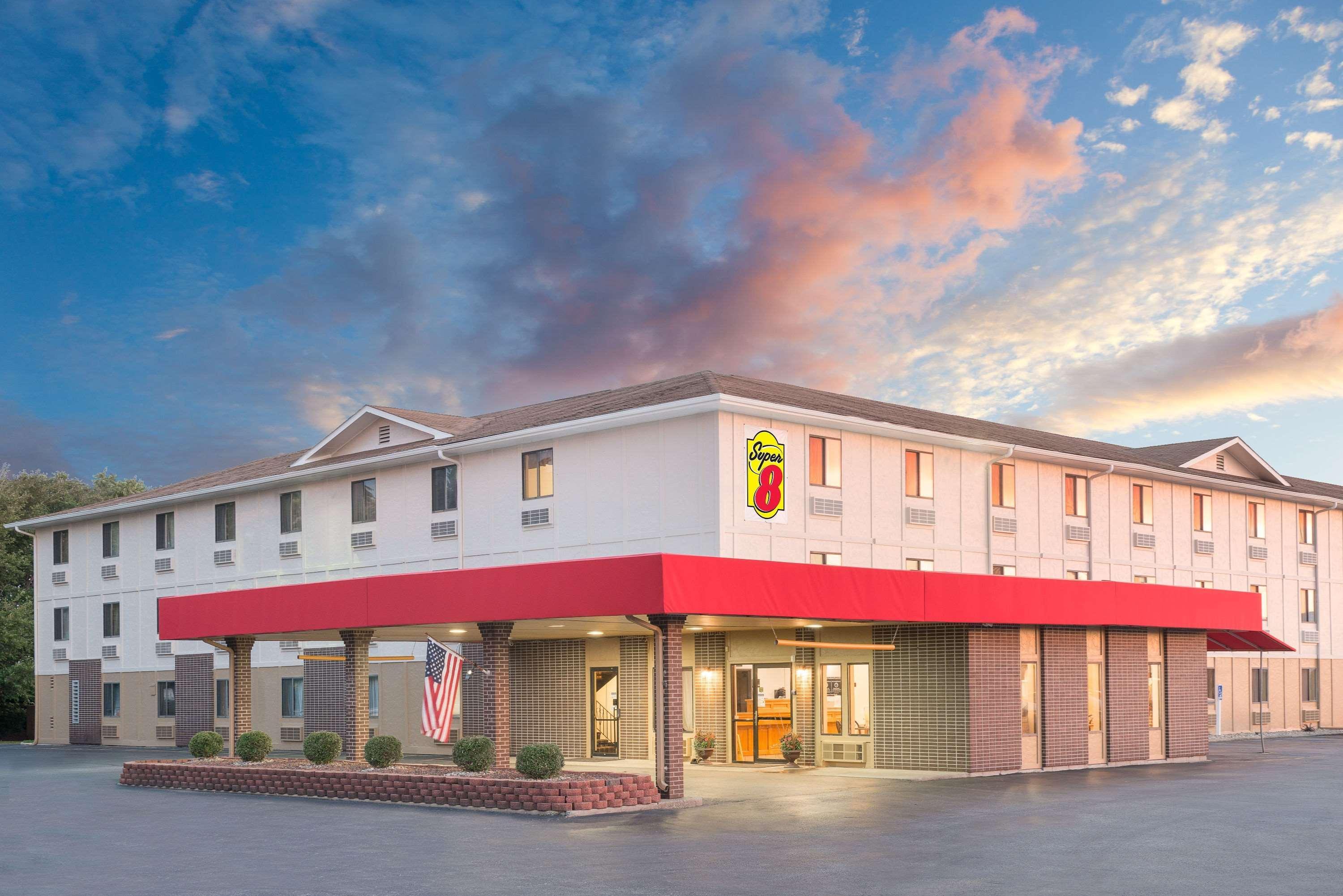 Super 8 By Wyndham Terre Haute Dış mekan fotoğraf